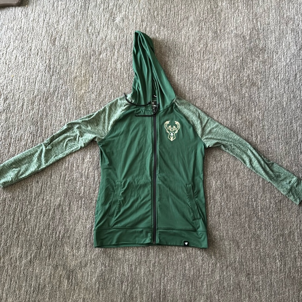 Fanatics brand Milwaukee Bucks sweatshirt